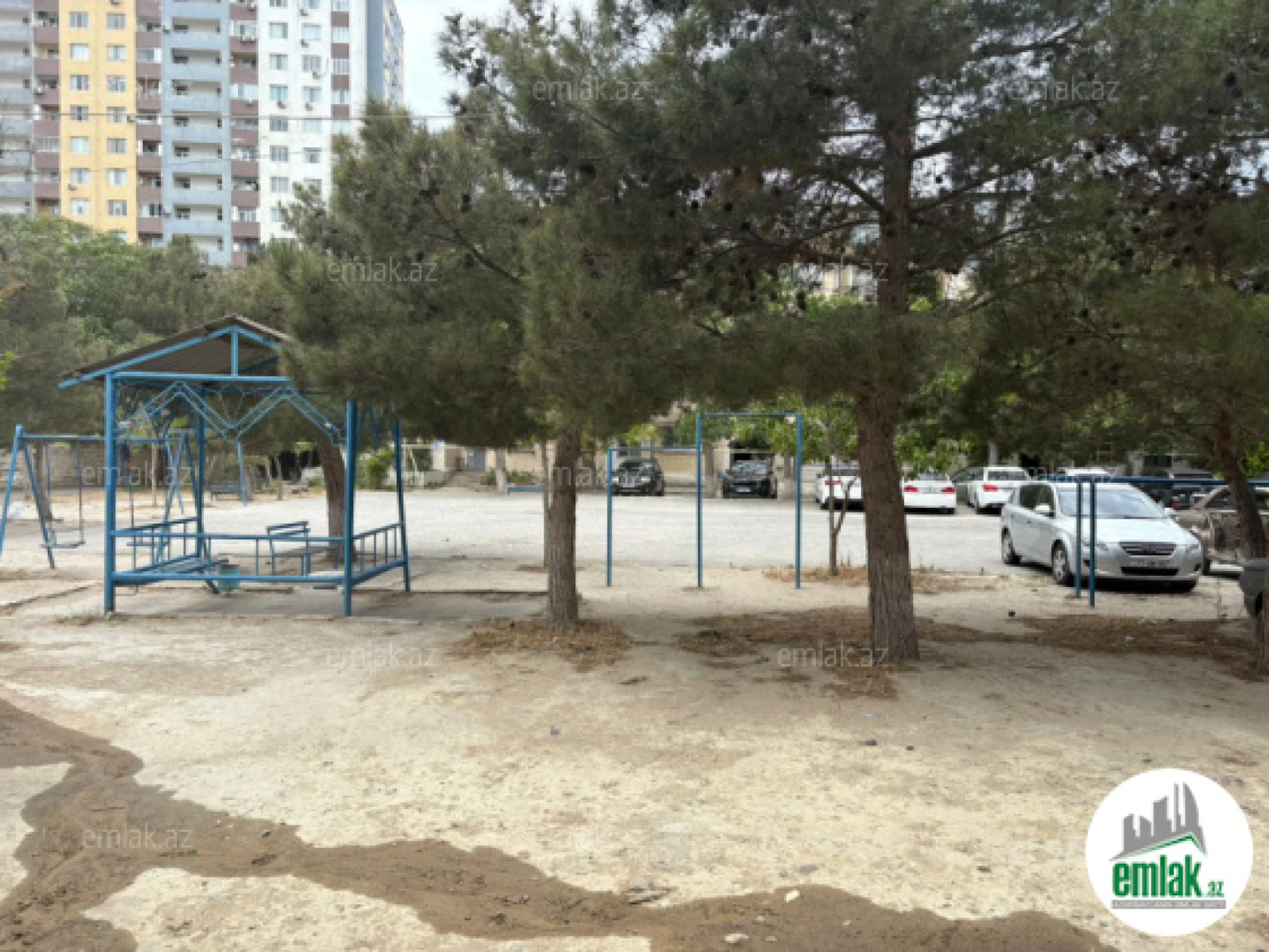 Satılır 3 otaqlı köhnə tikili 100 m²