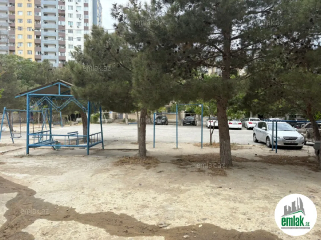 Satılır 3 otaqlı köhnə tikili 100 m²