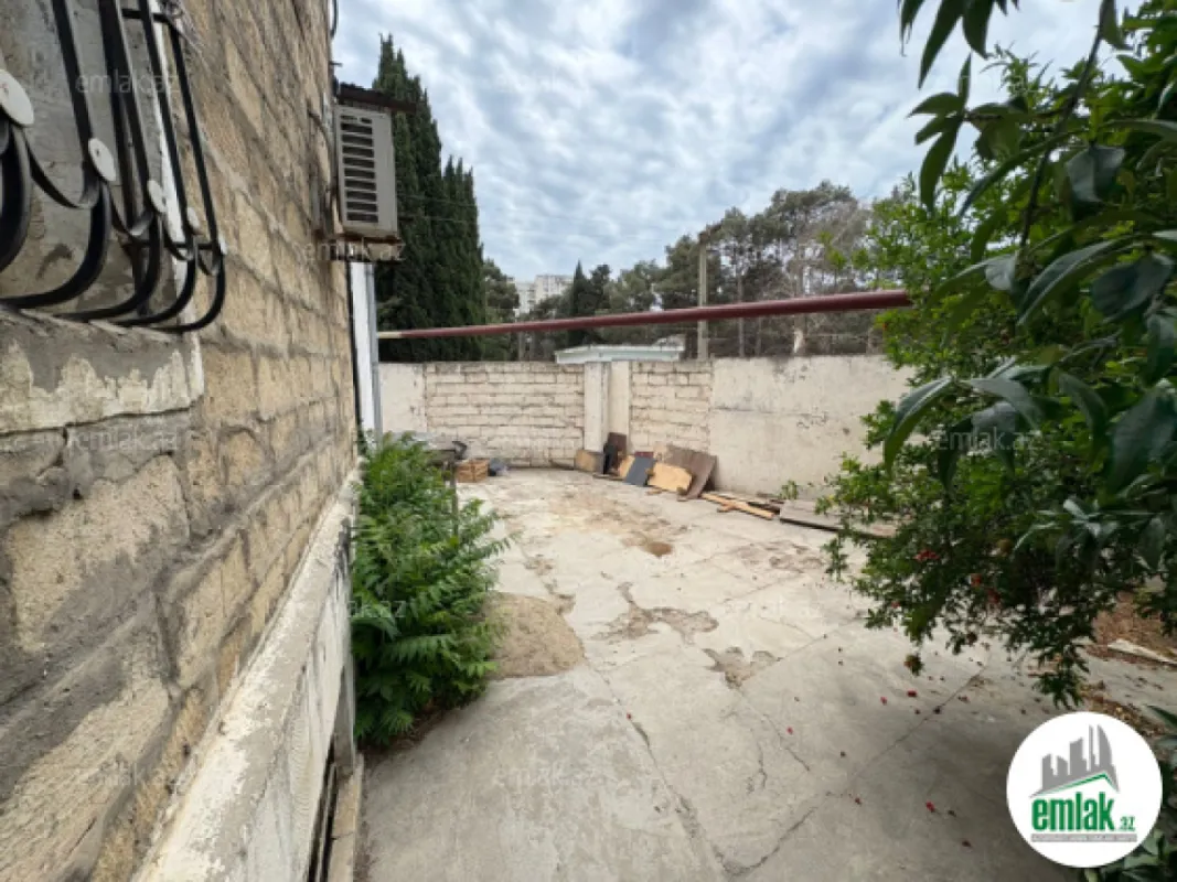 Satılır 3 otaqlı köhnə tikili 100 m²