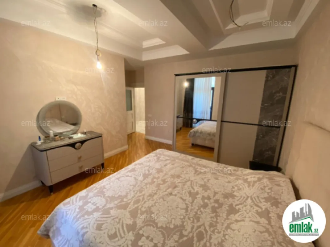 Satılır 3 otaqlı yeni tikili 110 m²