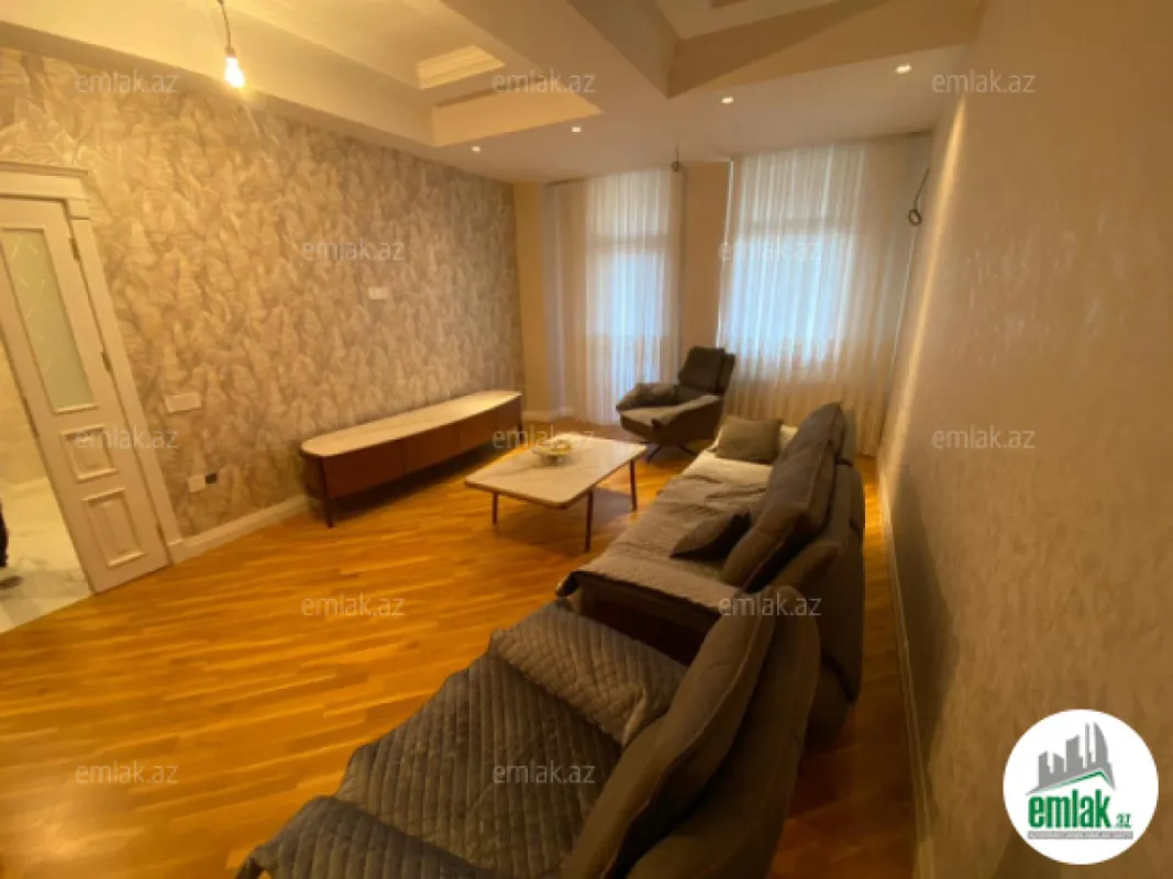 Satılır 3 otaqlı yeni tikili 110 m²
