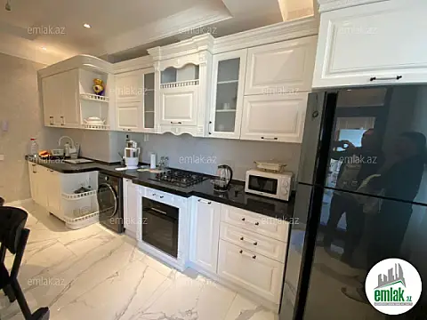 Satılır 3 otaqlı yeni tikili 110 m²