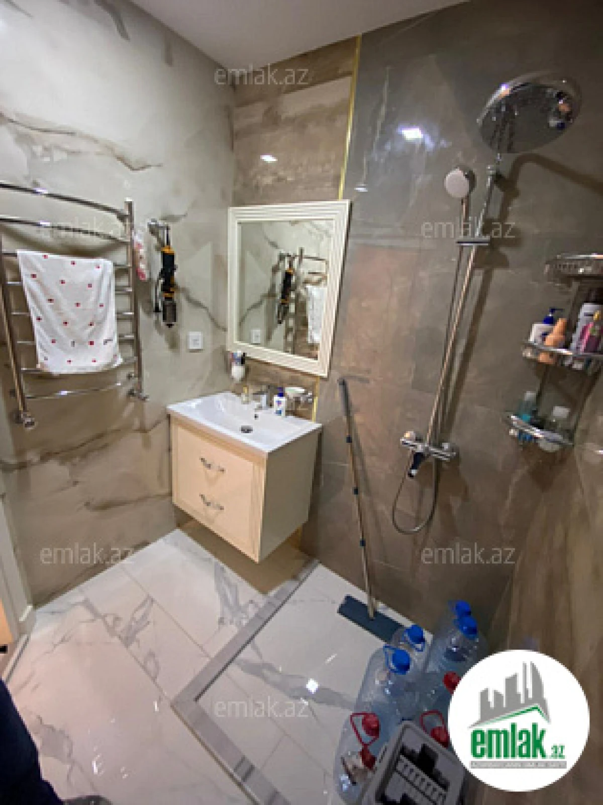 Satılır 3 otaqlı yeni tikili 110 m²