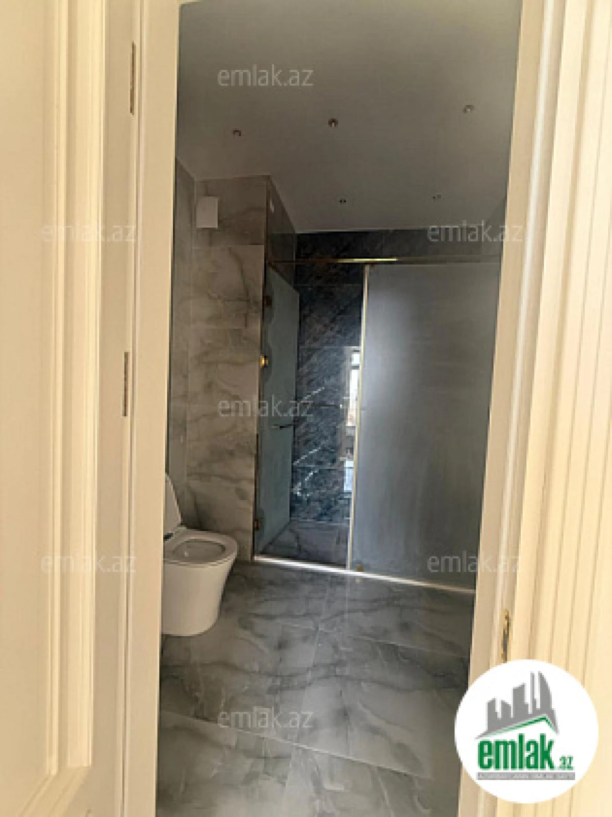 Satılır 5 otaqlı yeni tikili 200 m²