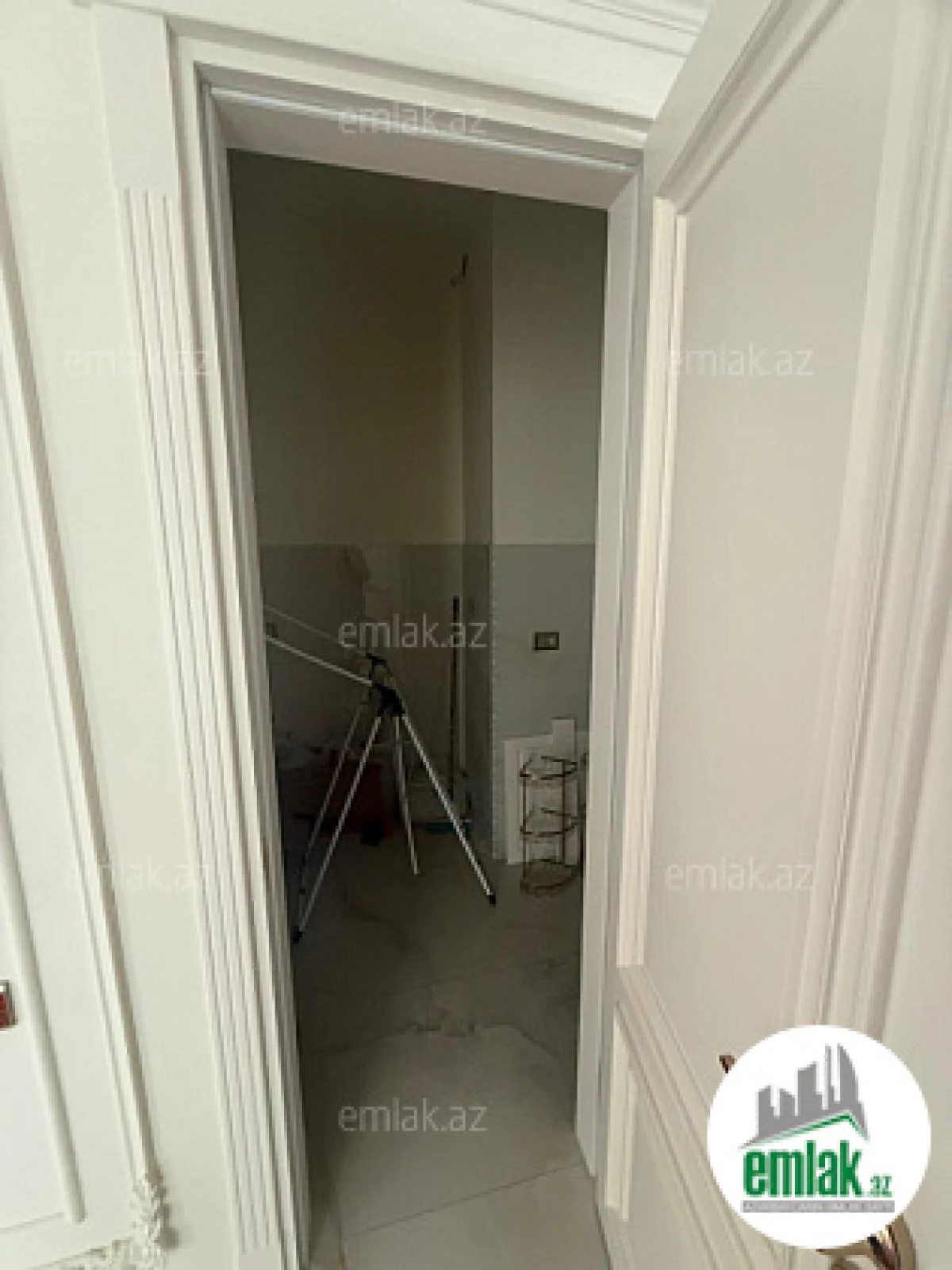 Satılır 5 otaqlı yeni tikili 200 m²