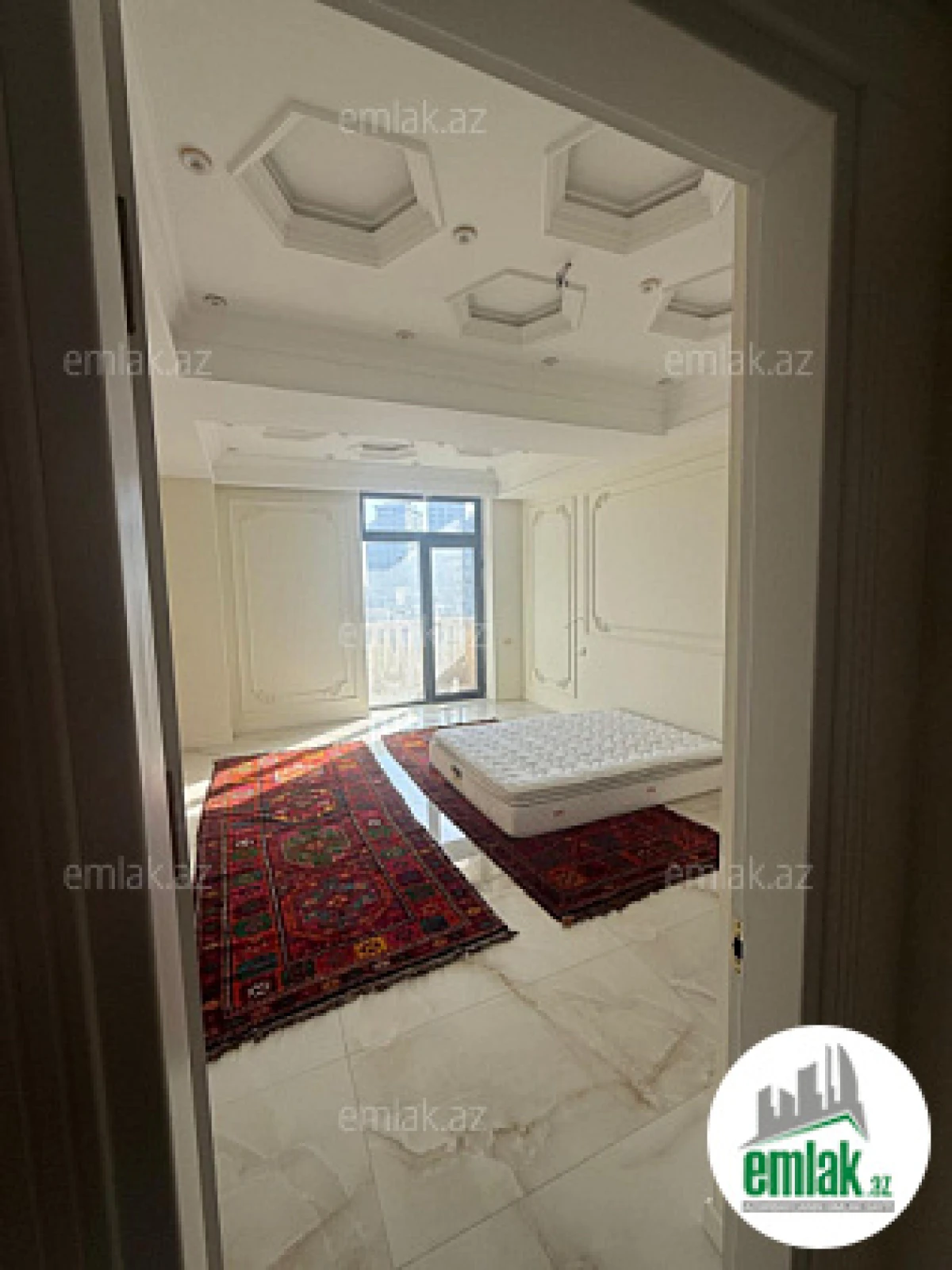 Satılır 5 otaqlı yeni tikili 200 m²