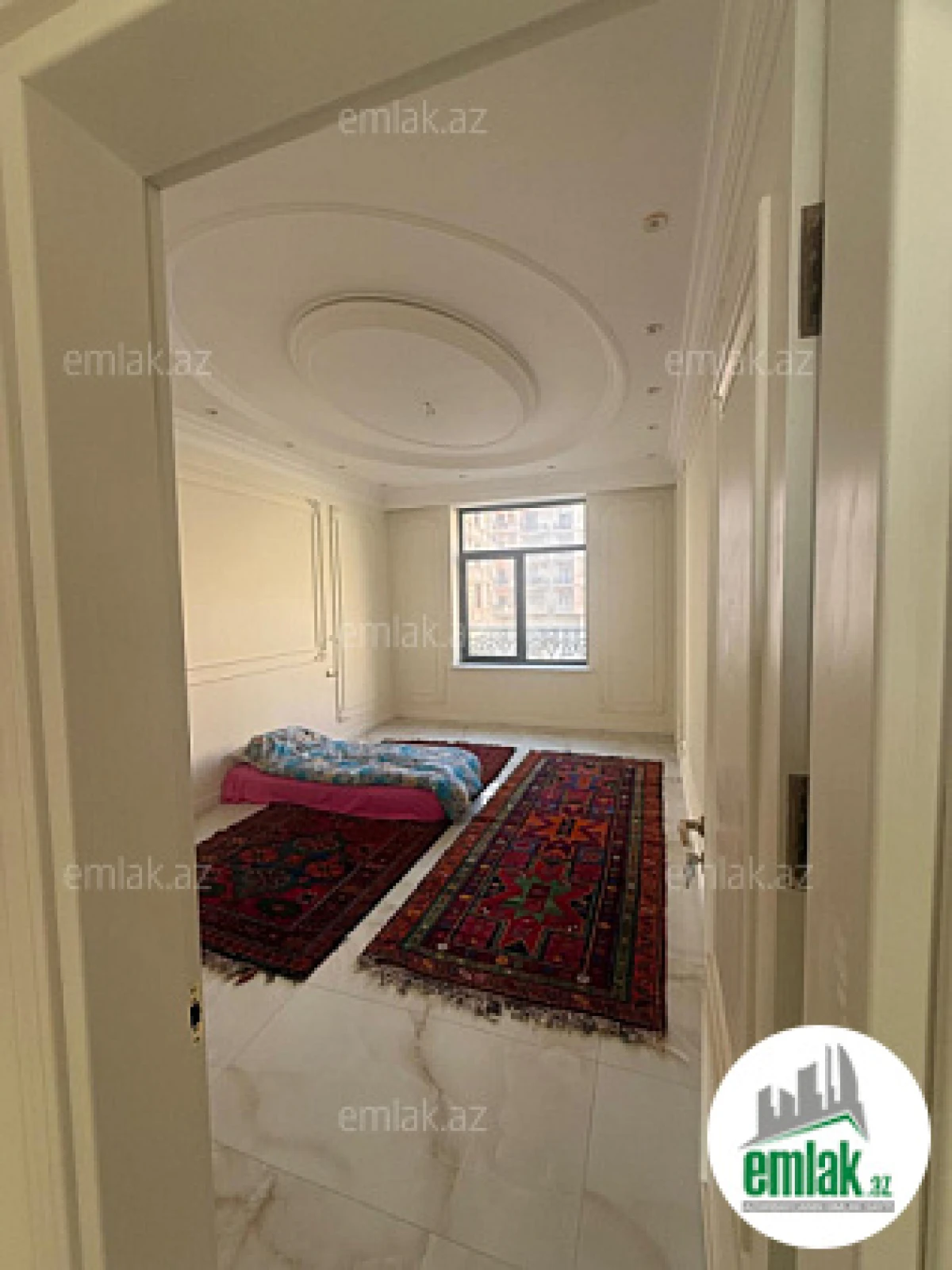 Satılır 5 otaqlı yeni tikili 200 m²