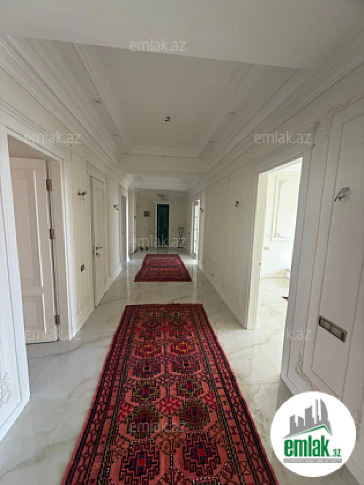 Satılır 5 otaqlı yeni tikili 200 m²