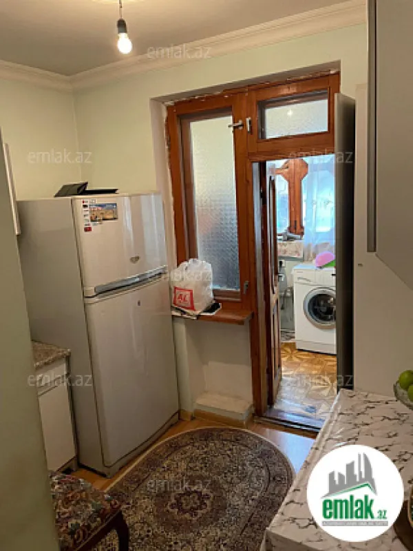 Satılır 1 otaqlı köhnə tikili 40 m²