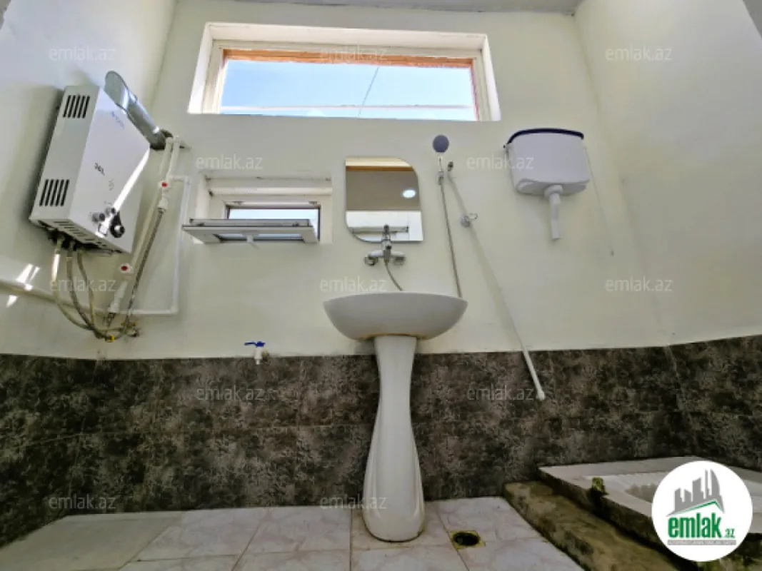 Satılır 4 otaqlı həyət evi 152 m²