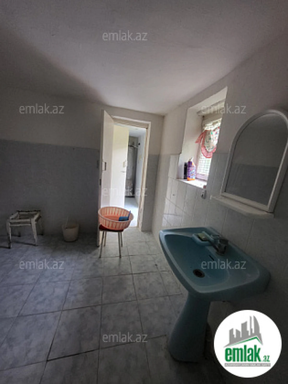 Satılır 6 otaqlı mənzil 2480 m²
