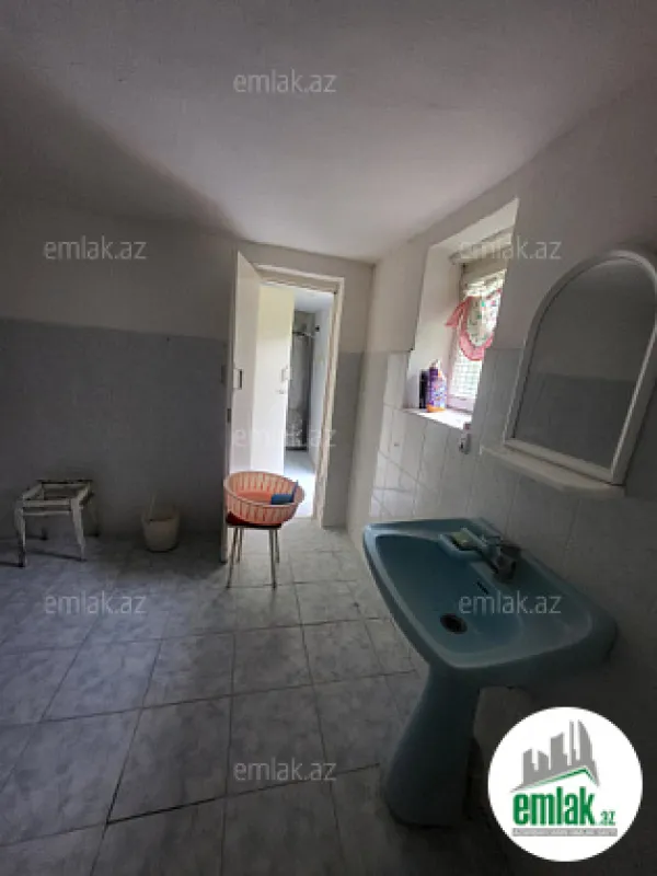 Satılır 6 otaqlı mənzil 2480 m²