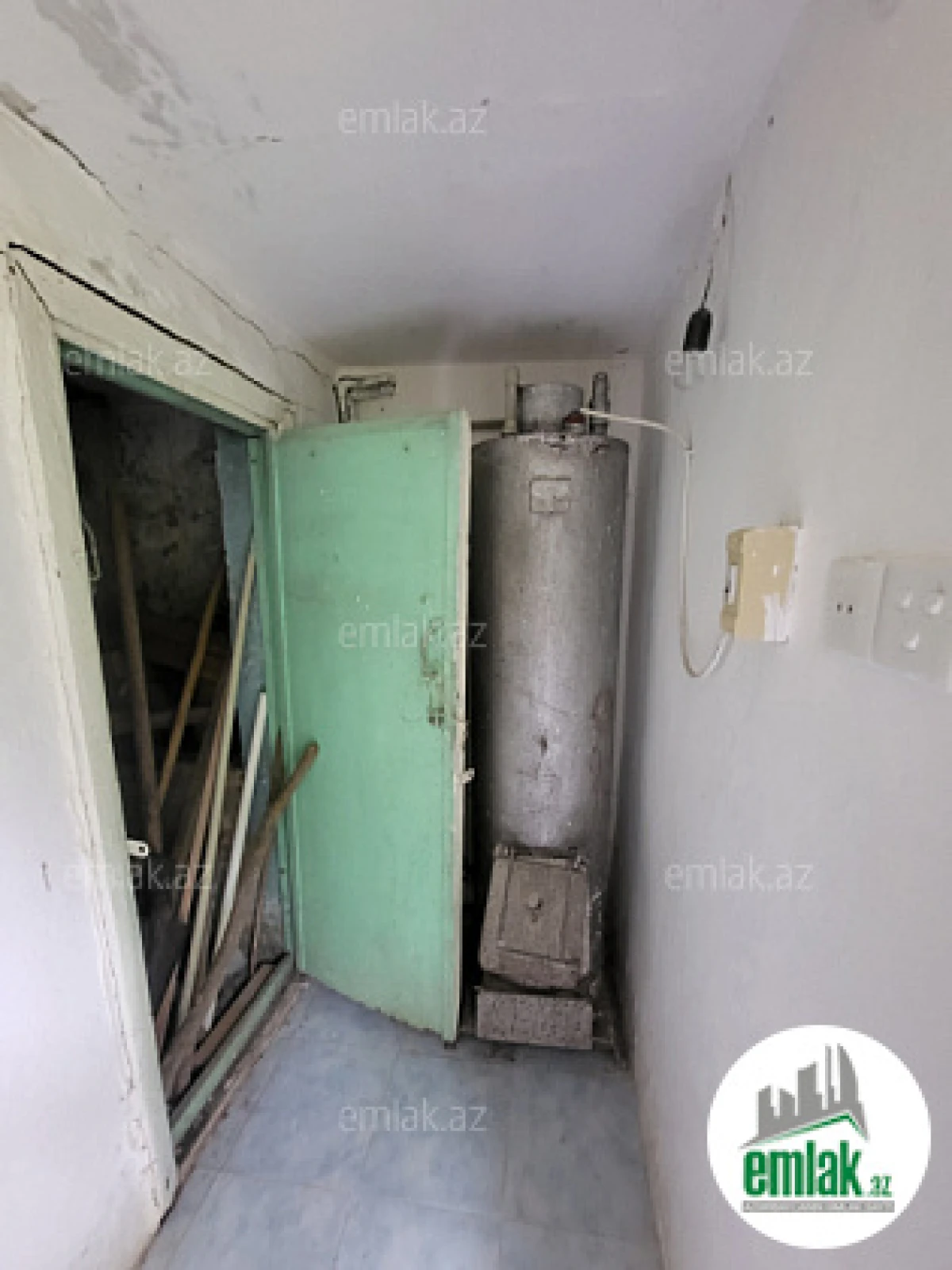 Satılır 6 otaqlı mənzil 2480 m²