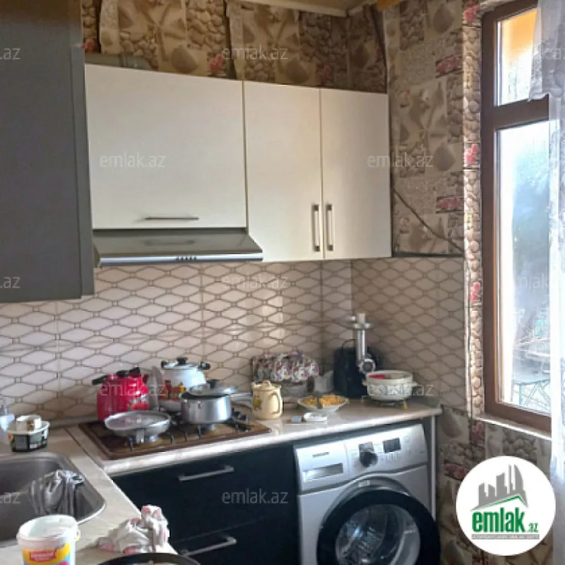 Satılır 2 otaqlı köhnə tikili 55 m²