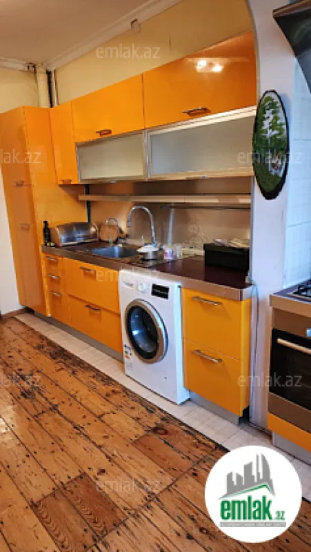 Satılır 3 otaqlı köhnə tikili 85 m²