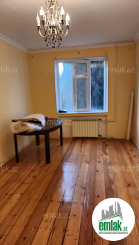 Satılır 3 otaqlı köhnə tikili 85 m²