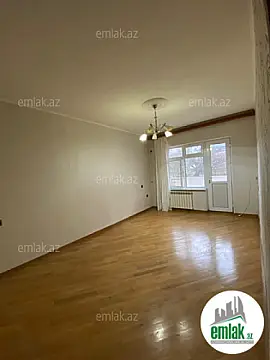 Satılır 3 otaqlı köhnə tikili 90 m²