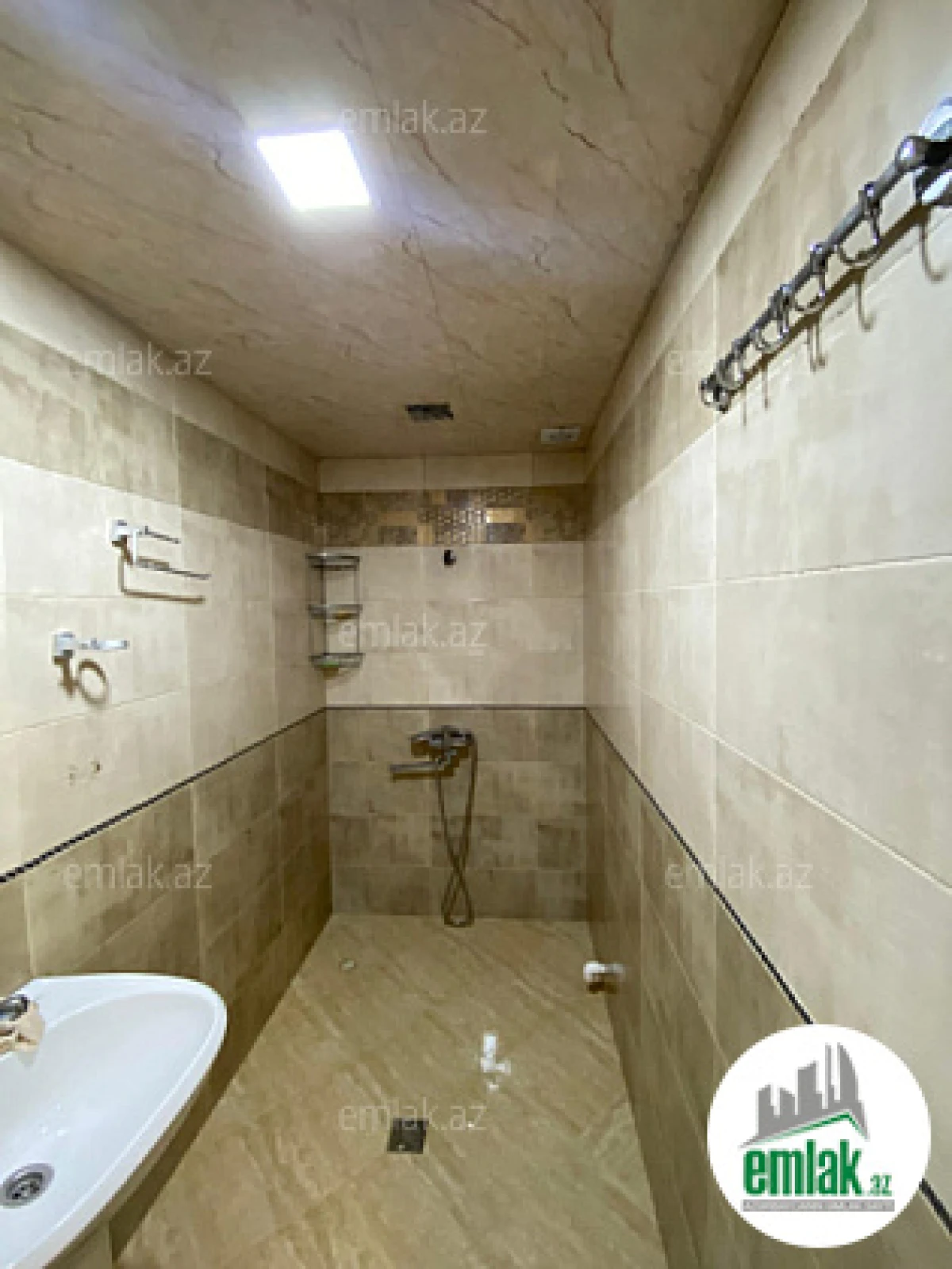 Satılır 3 otaqlı köhnə tikili 90 m²