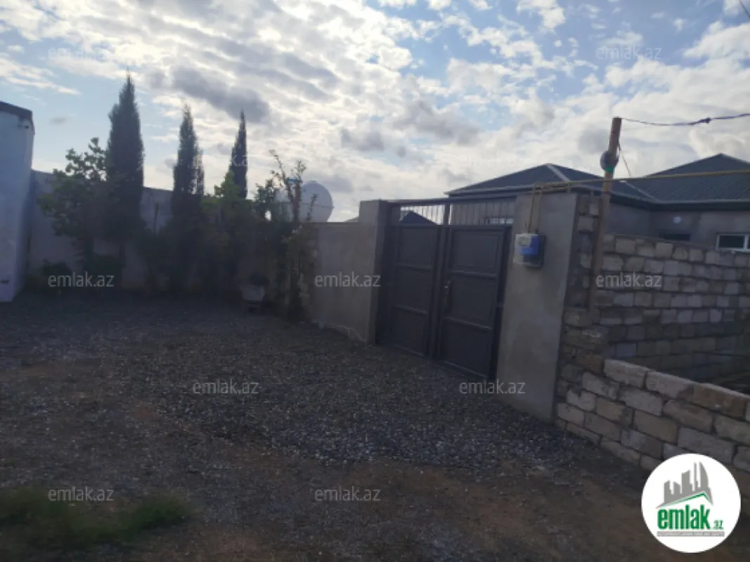 Satılır 3 otaqlı yeni tikili 100 m²