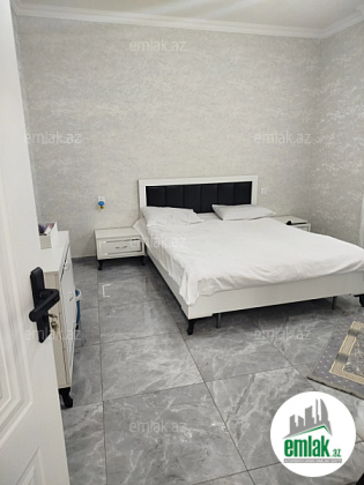 Satılır 3 otaqlı yeni tikili 100 m²