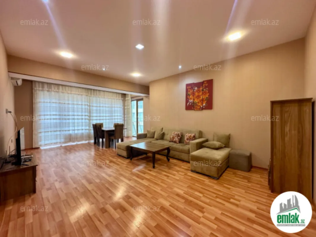 Satılır 3 otaqlı yeni tikili 120 m²