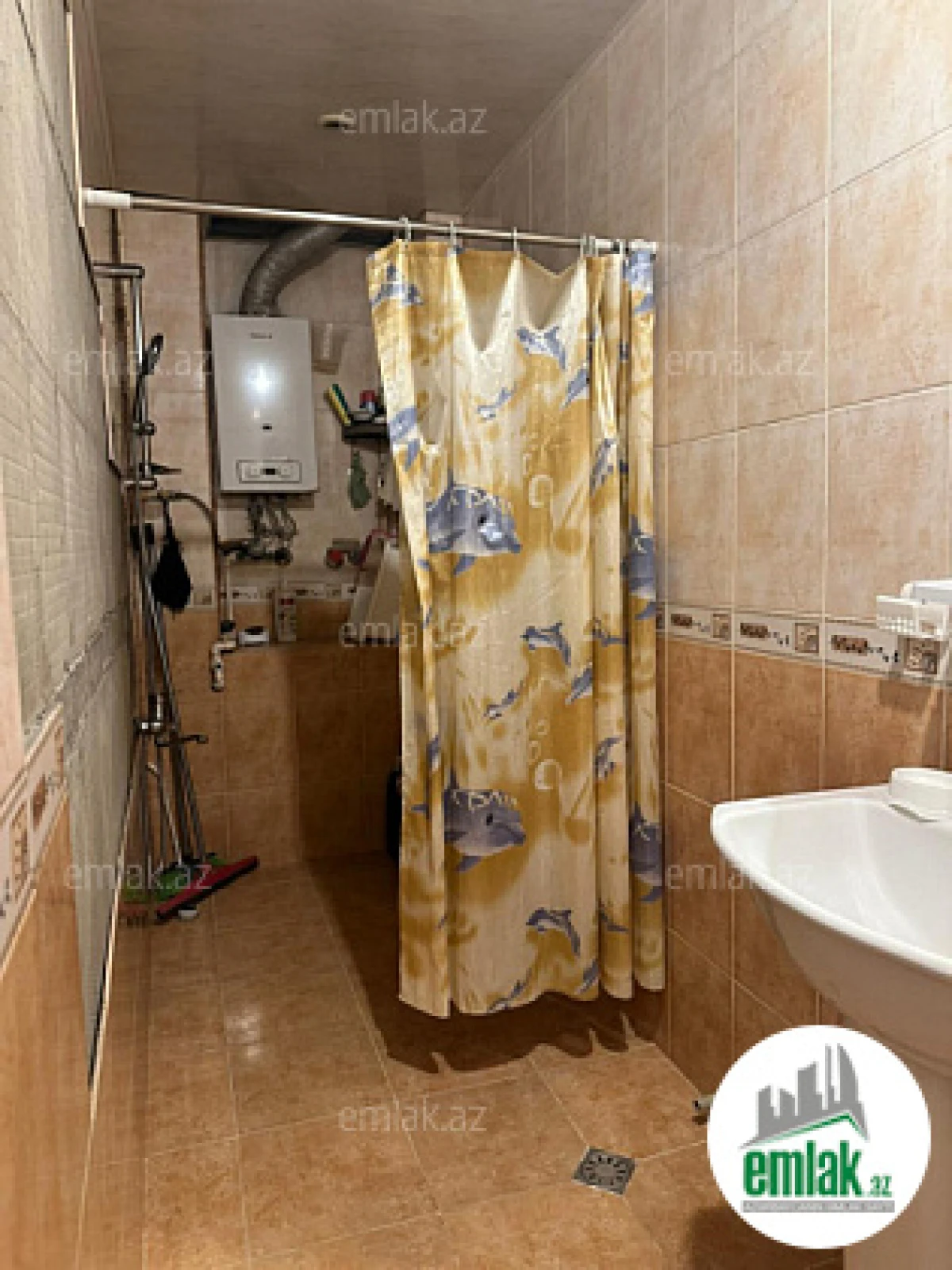 Satılır 3 otaqlı köhnə tikili 100 m²