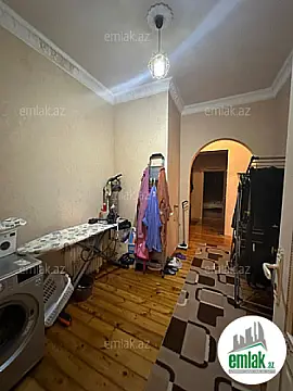Satılır 3 otaqlı köhnə tikili 100 m²