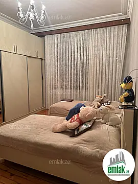 Satılır 3 otaqlı köhnə tikili 100 m²