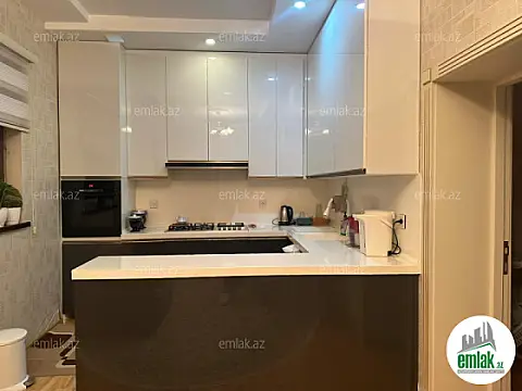 Satılır 3 otaqlı köhnə tikili 100 m²