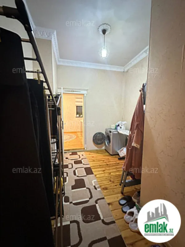 Satılır 3 otaqlı köhnə tikili 100 m²