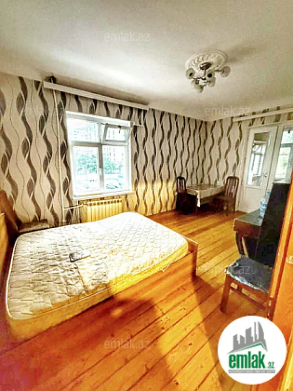 Satılır 2 otaqlı köhnə tikili 40 m²