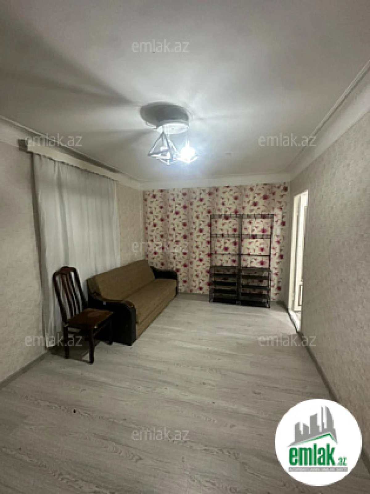 Satılır 1 otaqlı köhnə tikili 35 m²
