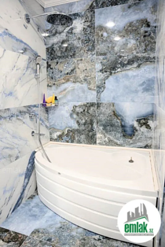 Satılır 5 otaqlı yeni tikili 225 m²