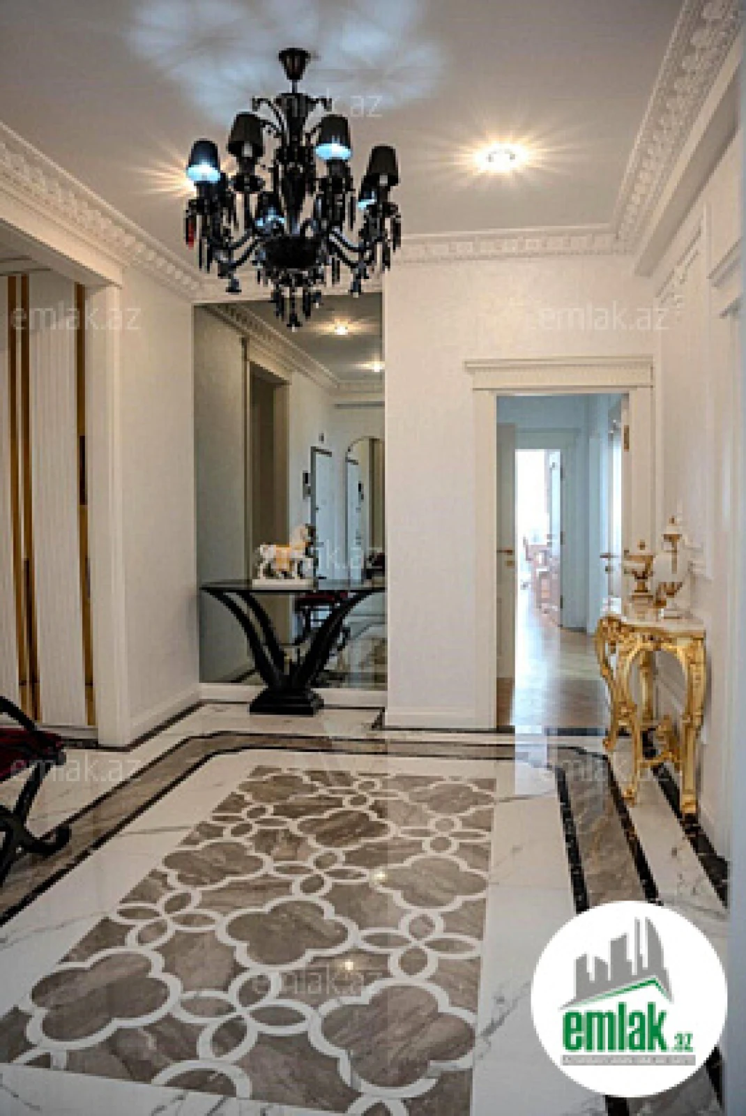 Satılır 5 otaqlı yeni tikili 225 m²