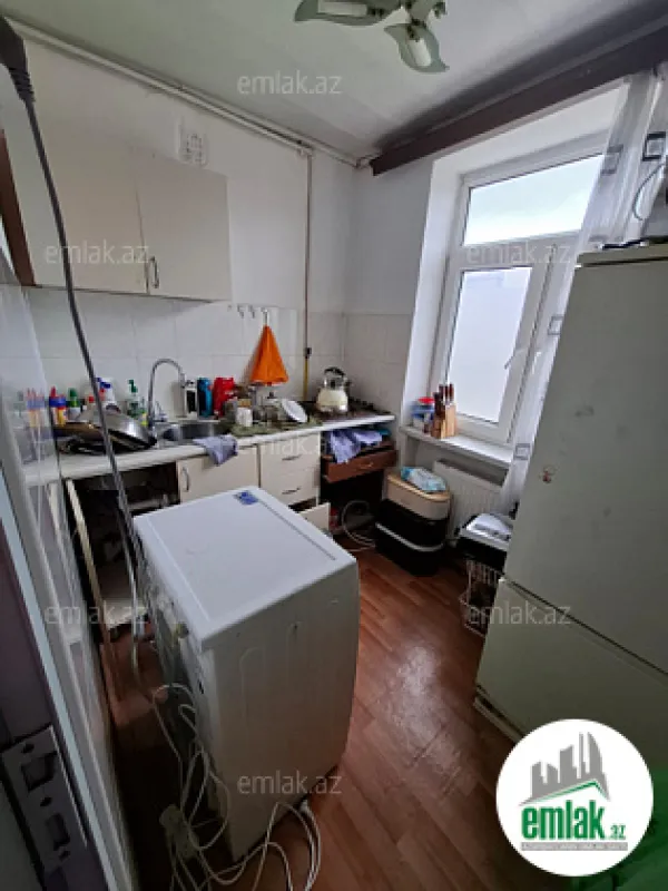Satılır 1 otaqlı köhnə tikili 40 m²