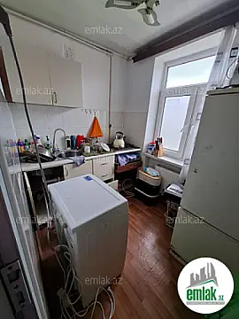 Satılır 1 otaqlı köhnə tikili 40 m²