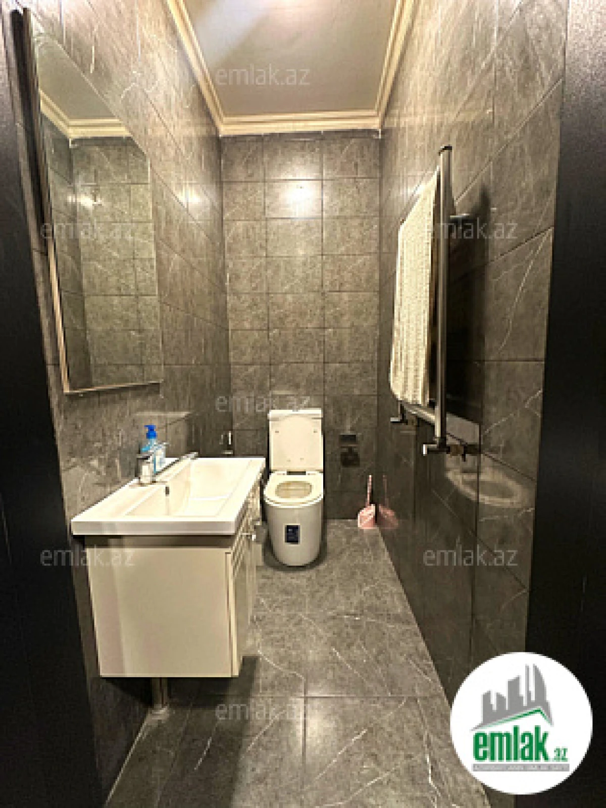 Satılır 15 otaqlı obyekt 1050 m²