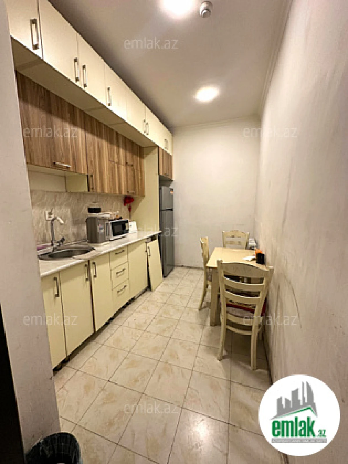 Satılır 15 otaqlı obyekt 1050 m²