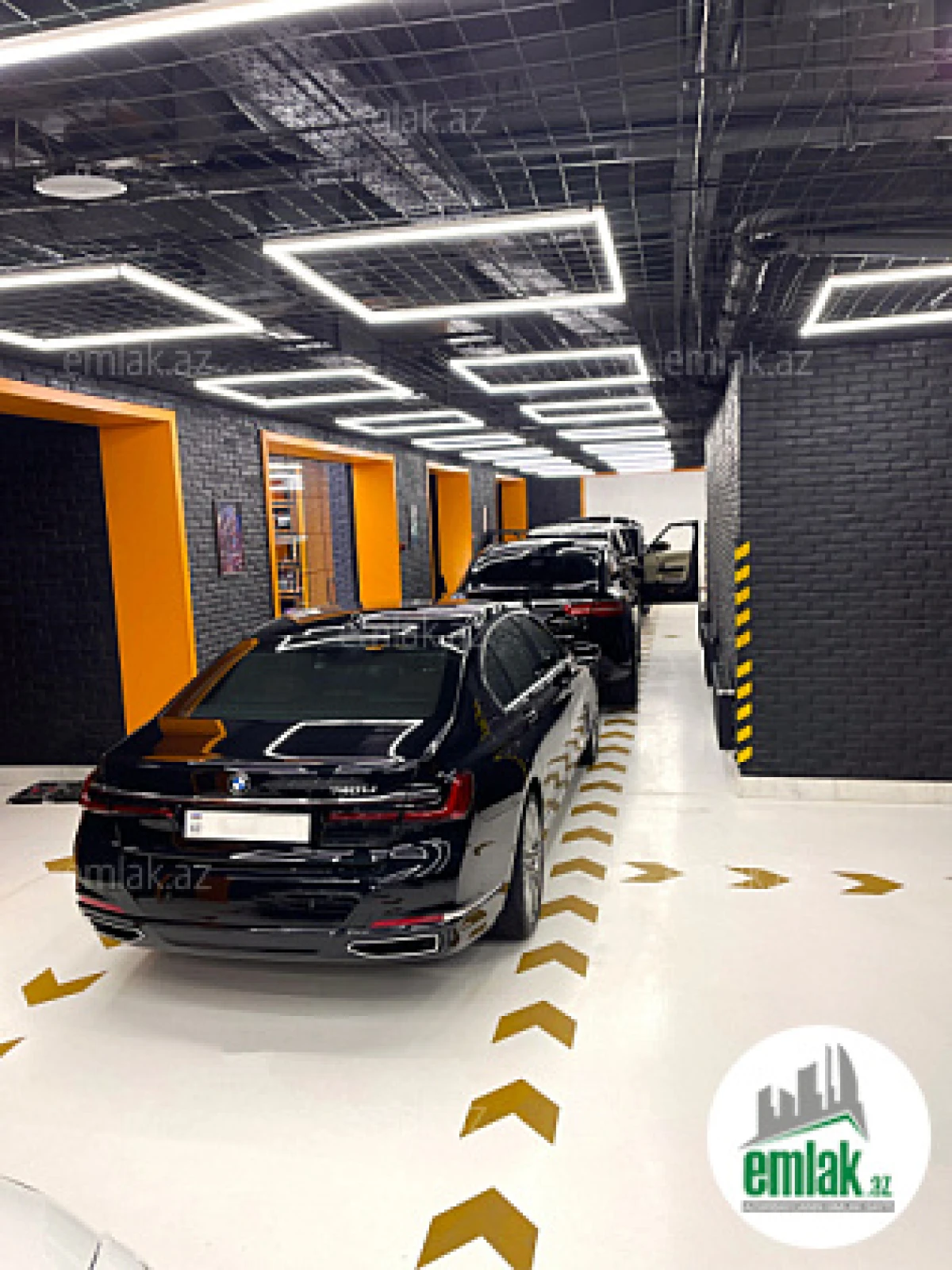 Satılır 15 otaqlı obyekt 1050 m²