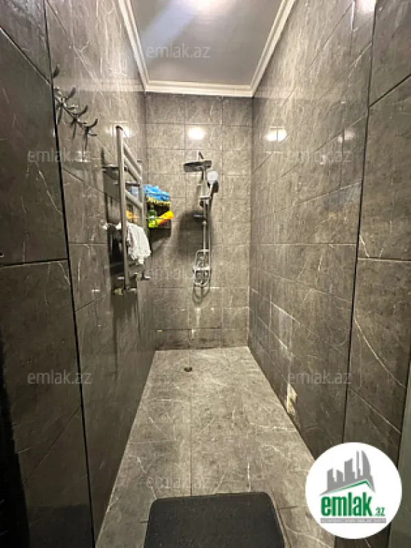 Satılır 15 otaqlı obyekt 1050 m²