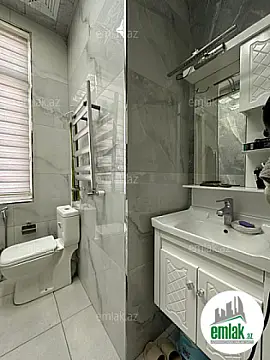 Satılır 4 otaqlı yeni tikili 210 m²