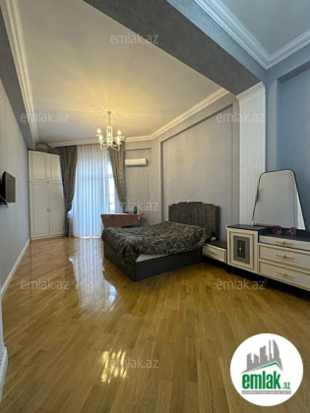 Satılır 4 otaqlı yeni tikili 210 m²