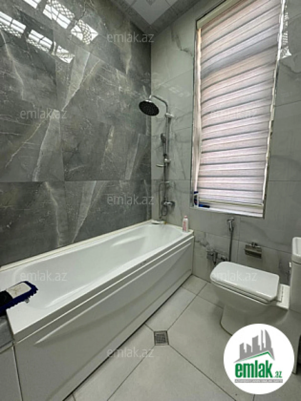 Satılır 4 otaqlı yeni tikili 210 m²