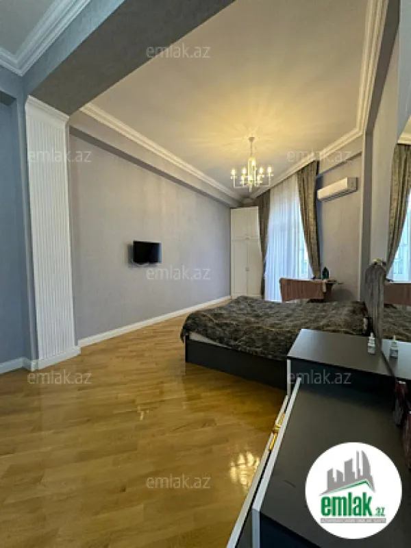 Satılır 4 otaqlı yeni tikili 210 m²