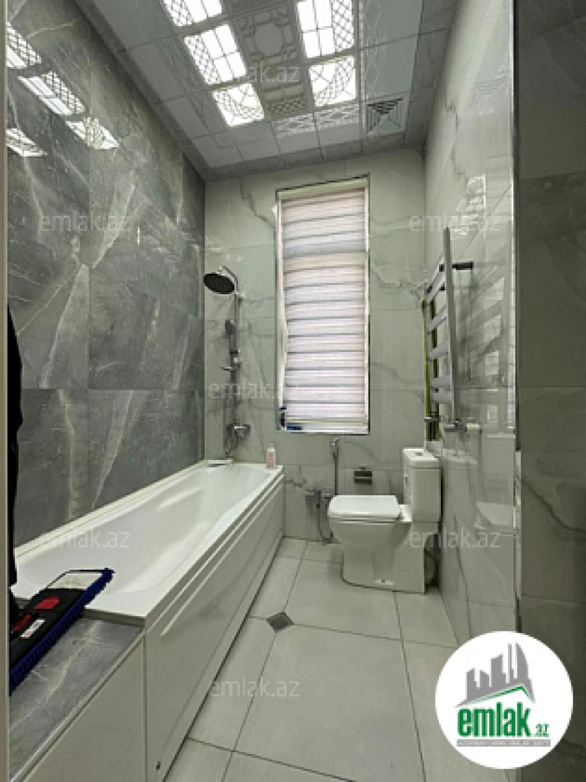 Satılır 4 otaqlı yeni tikili 210 m²