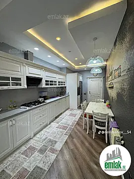 Satılır 4 otaqlı yeni tikili 180 m²