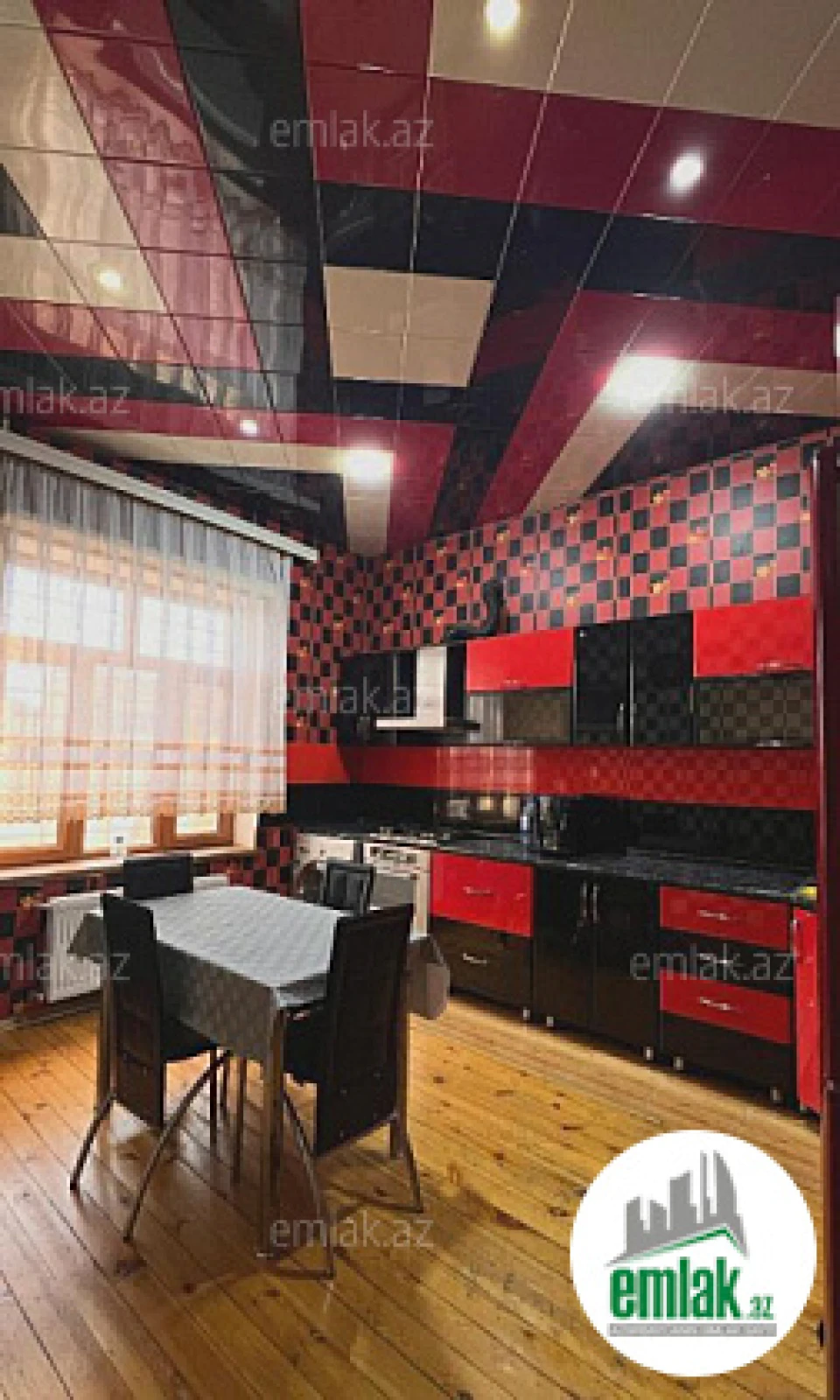 Satılır 7 otaqlı həyət evi 330 m²