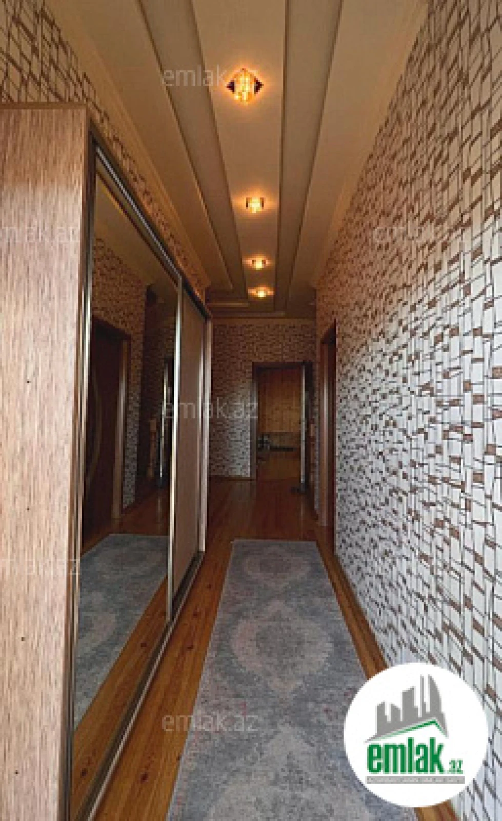 Satılır 7 otaqlı həyət evi 330 m²