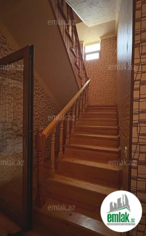Satılır 7 otaqlı həyət evi 330 m²