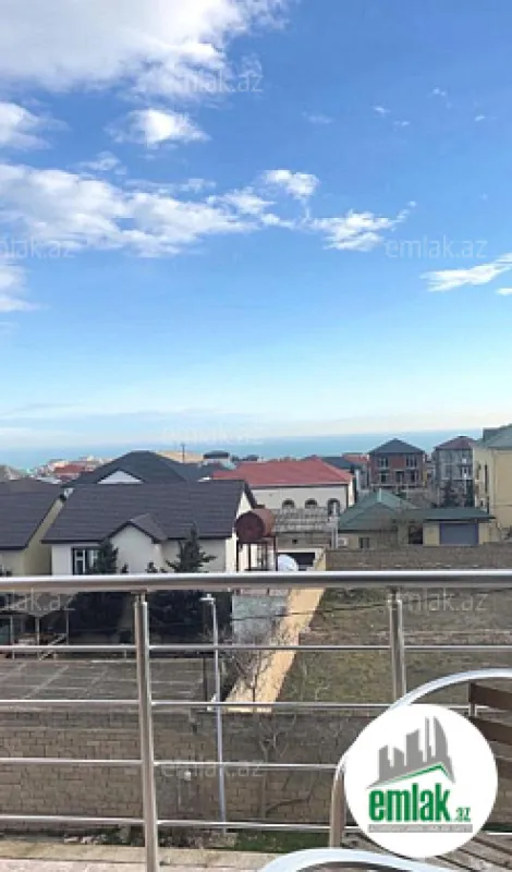 Satılır 7 otaqlı həyət evi 330 m²